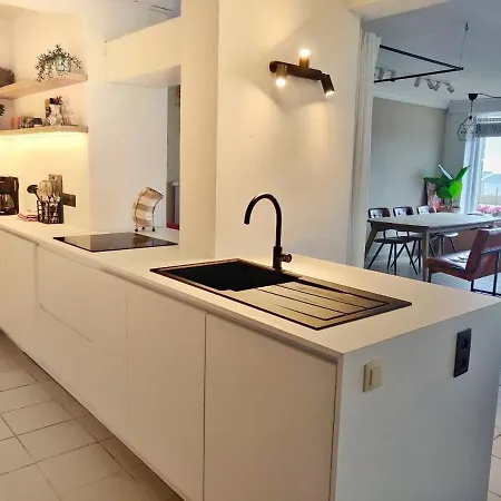 Seaview Eclectic Apartment *
