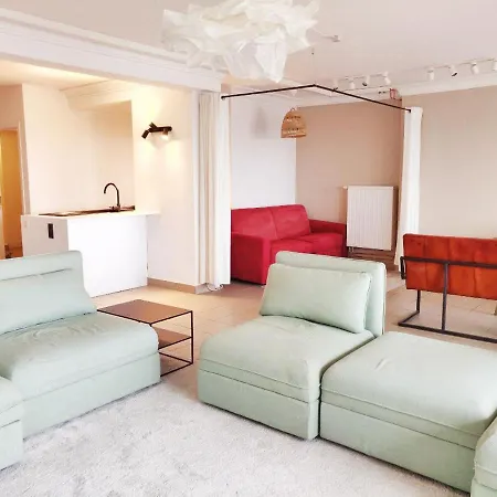 Seaview Eclectic Apartment Ostend